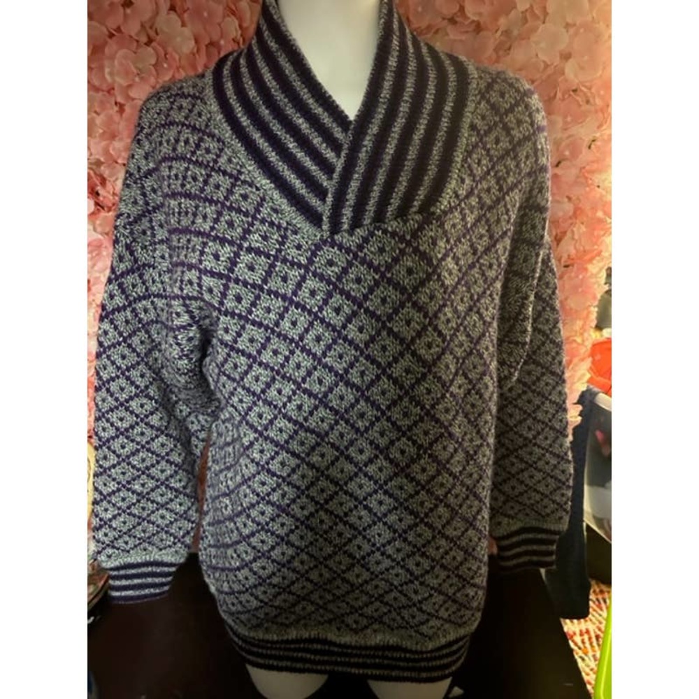 Vintage Espirit Geometric medium Purple and Gray Sweater